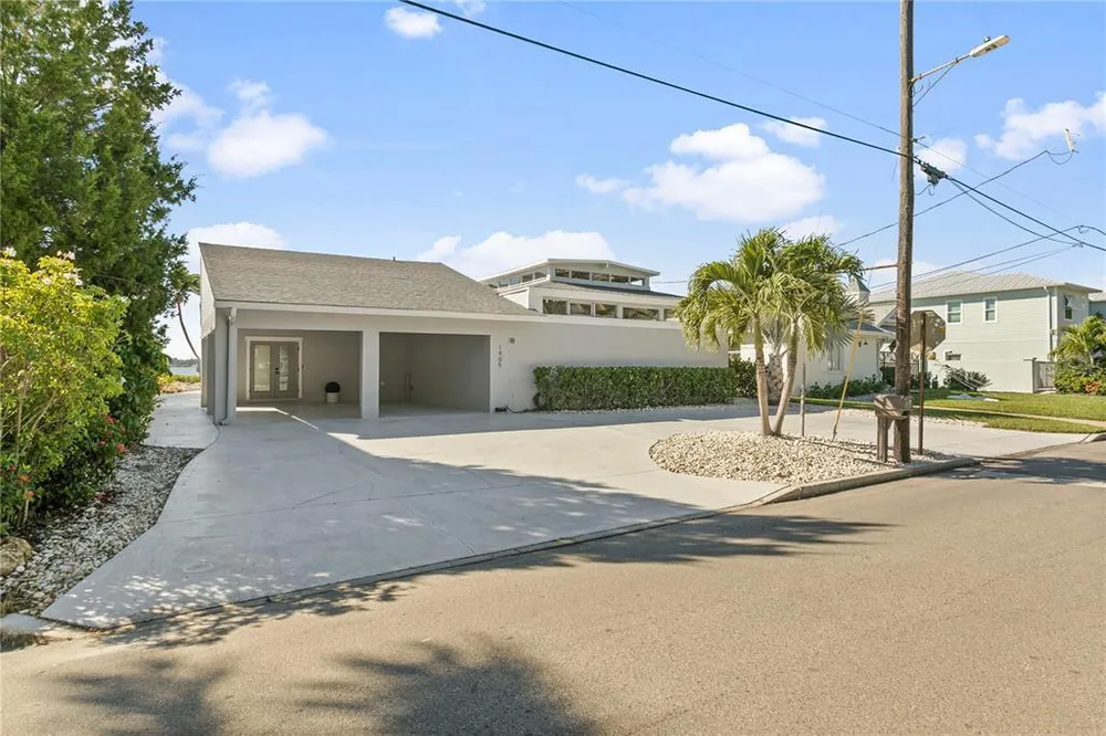 1905 4th St W, Palmetto, FL 34221