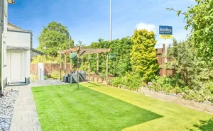 Exeter Road, Teignmouth, Devon, TQ14 photo