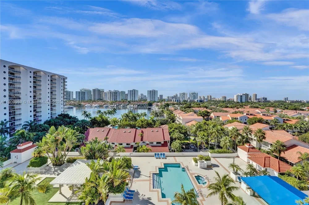 3600 Yacht Club Dr, Aventura, FL 33180