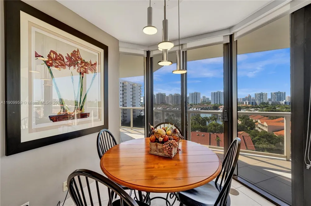 3600 Yacht Club Dr, Aventura, FL 33180