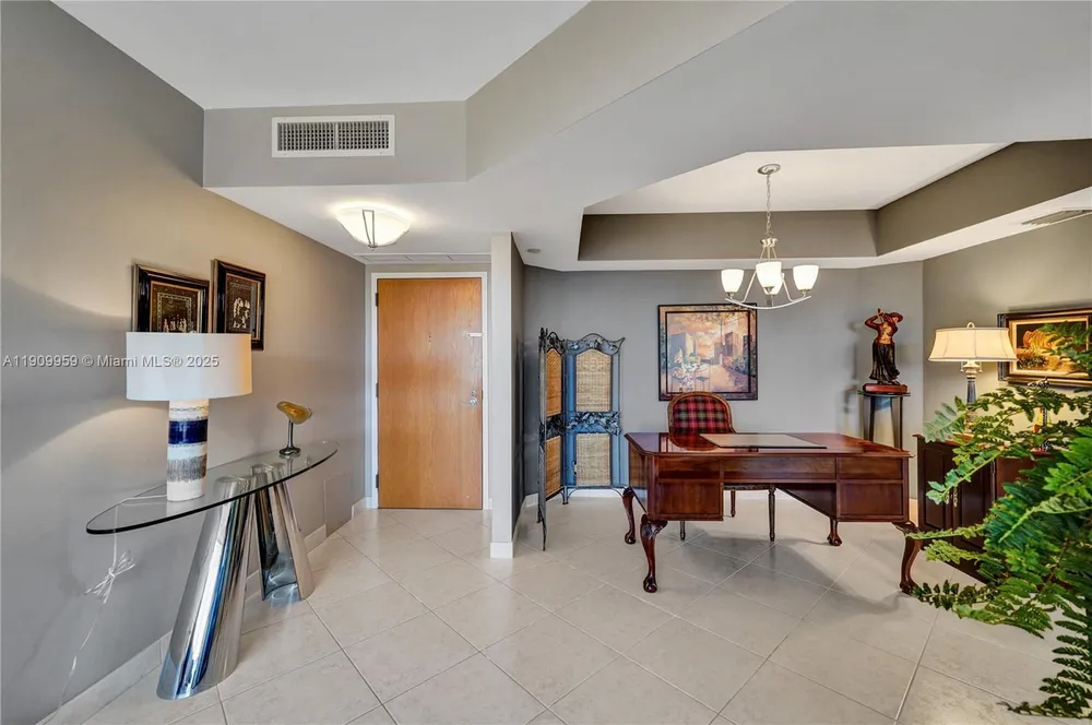 3600 Yacht Club Dr, Aventura, FL 33180