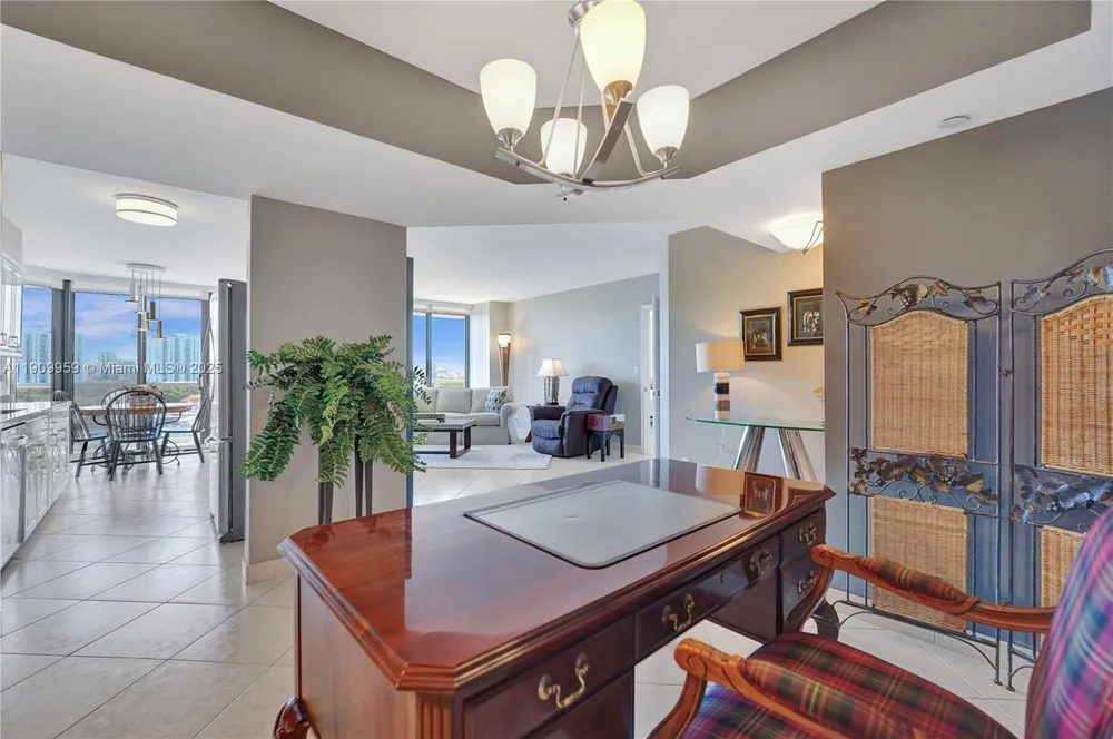3600 Yacht Club Dr, Aventura, FL 33180