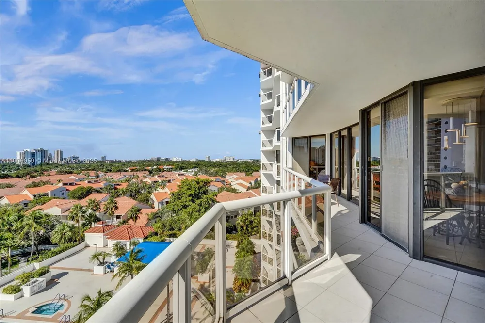 3600 Yacht Club Dr, Aventura, FL 33180