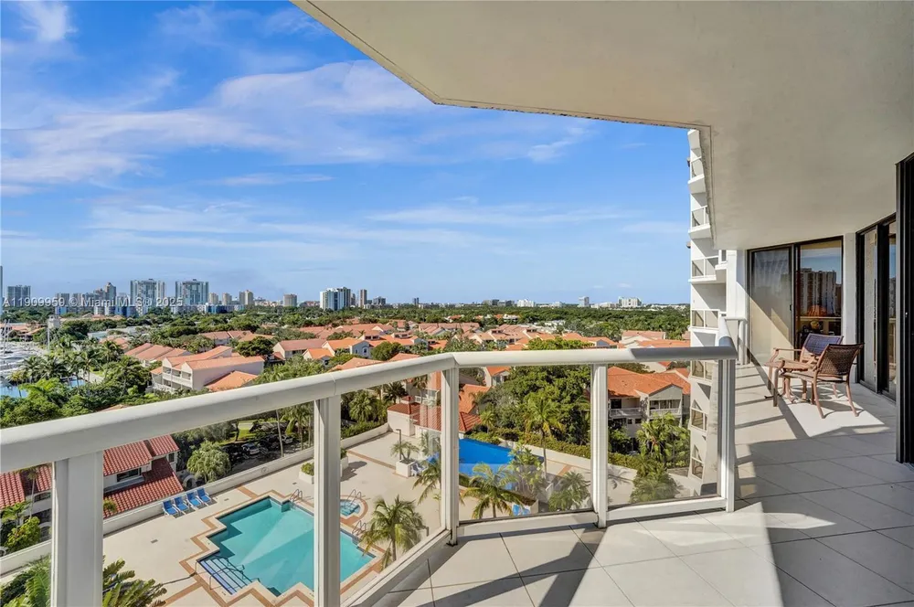 3600 Yacht Club Dr, Aventura, FL 33180