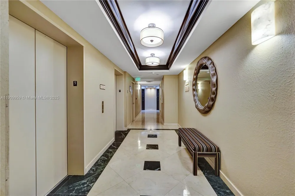 3600 Yacht Club Dr, Aventura, FL 33180