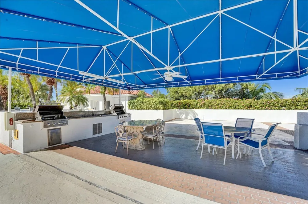 3600 Yacht Club Dr, Aventura, FL 33180
