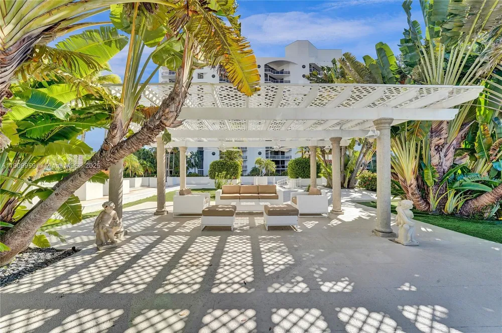 3600 Yacht Club Dr, Aventura, FL 33180