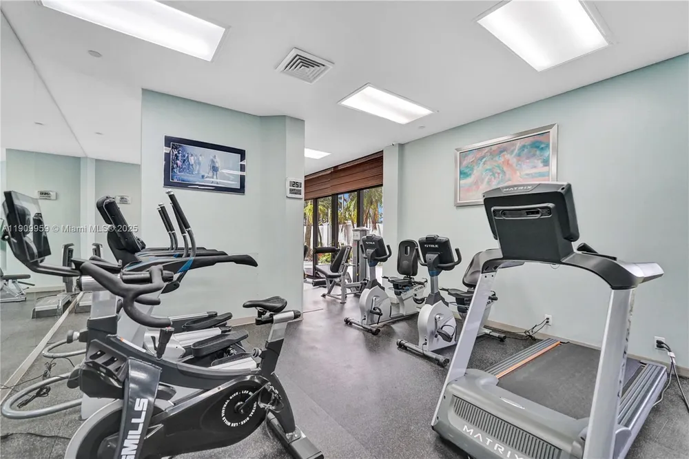 3600 Yacht Club Dr, Aventura, FL 33180