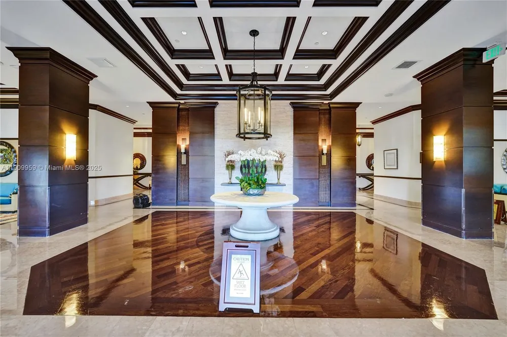 3600 Yacht Club Dr, Aventura, FL 33180