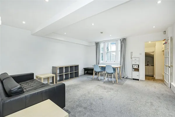 Westmoreland Terrace, London, SW1V photo 3