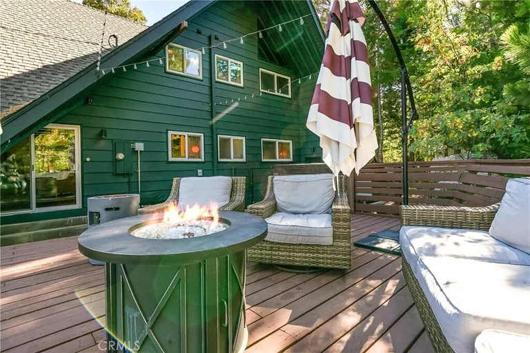 27558 W Shore Rd, Lake Arrowhead, CA 92352