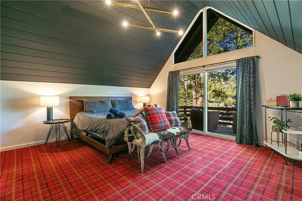 27558 W Shore Rd, Lake Arrowhead, CA 92352