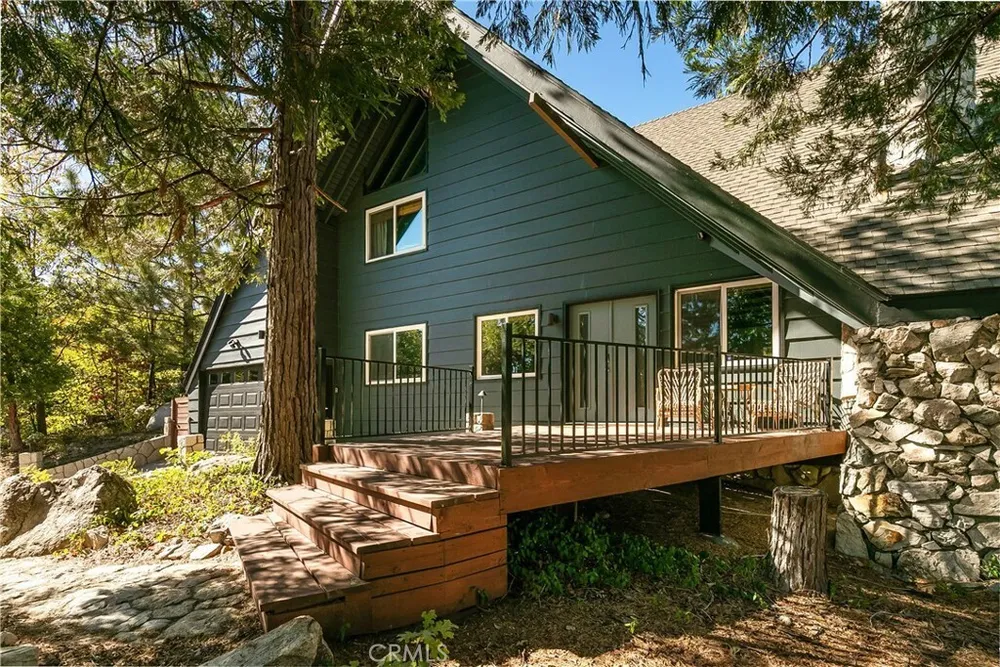 27558 W Shore Rd, Lake Arrowhead, CA 92352