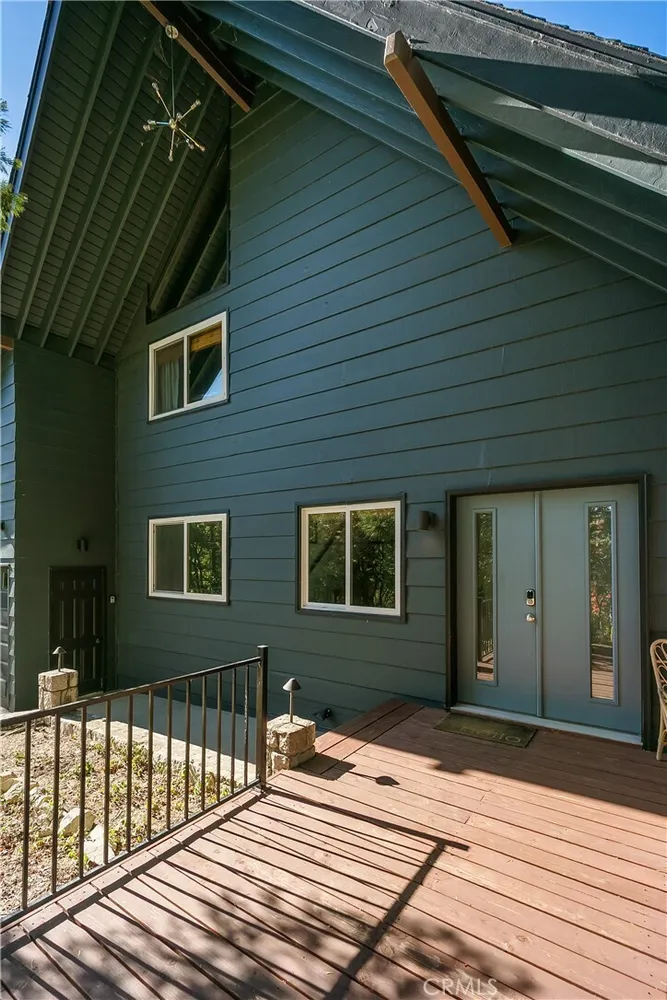 27558 W Shore Rd, Lake Arrowhead, CA 92352