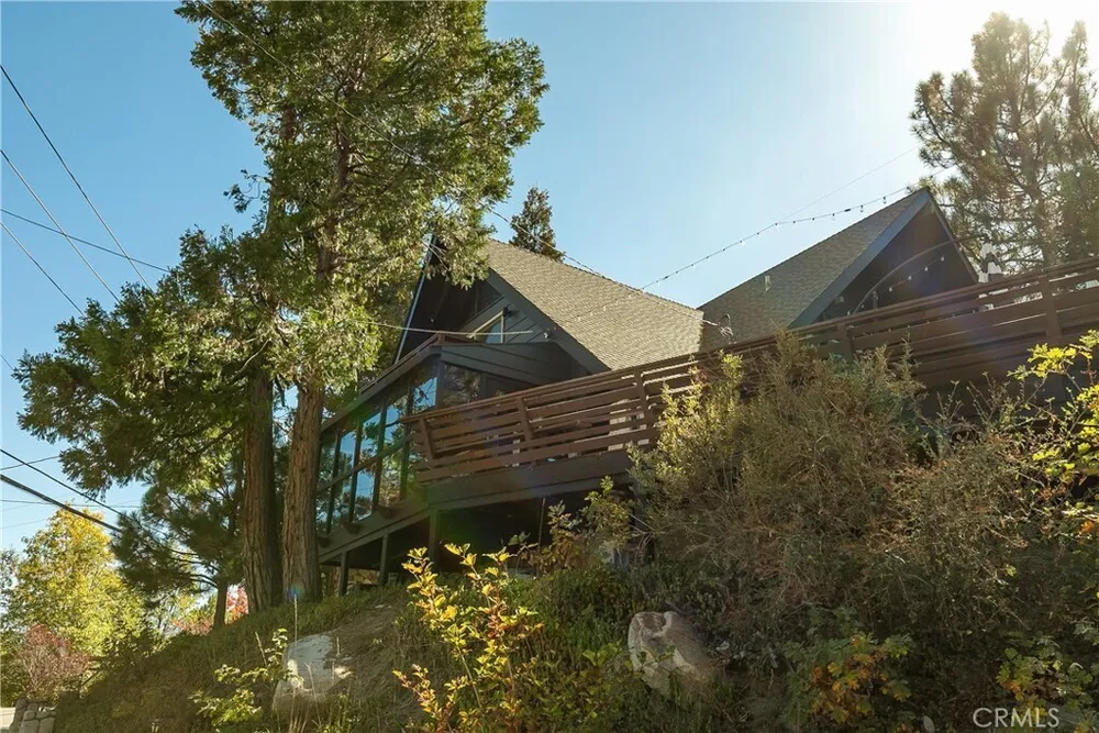 27558 W Shore Rd, Lake Arrowhead, CA 92352