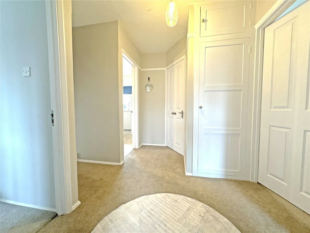Property carousel item 9