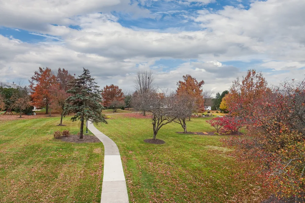 1908 Crimson Ln, Bloomington, IL 61704