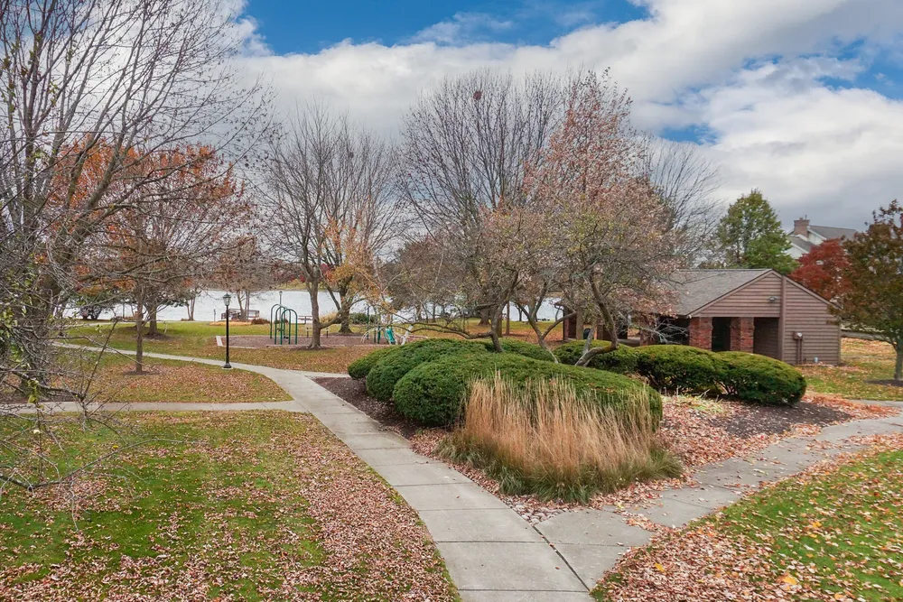 1908 Crimson Ln, Bloomington, IL 61704