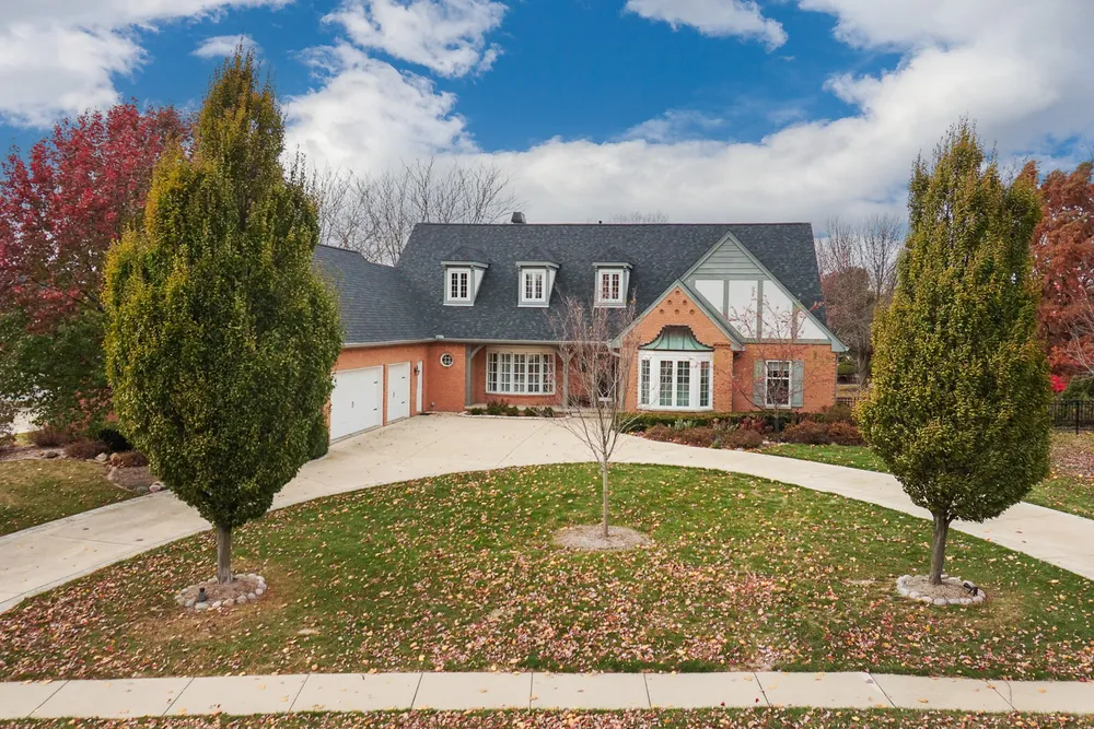 1908 Crimson Ln, Bloomington, IL 61704