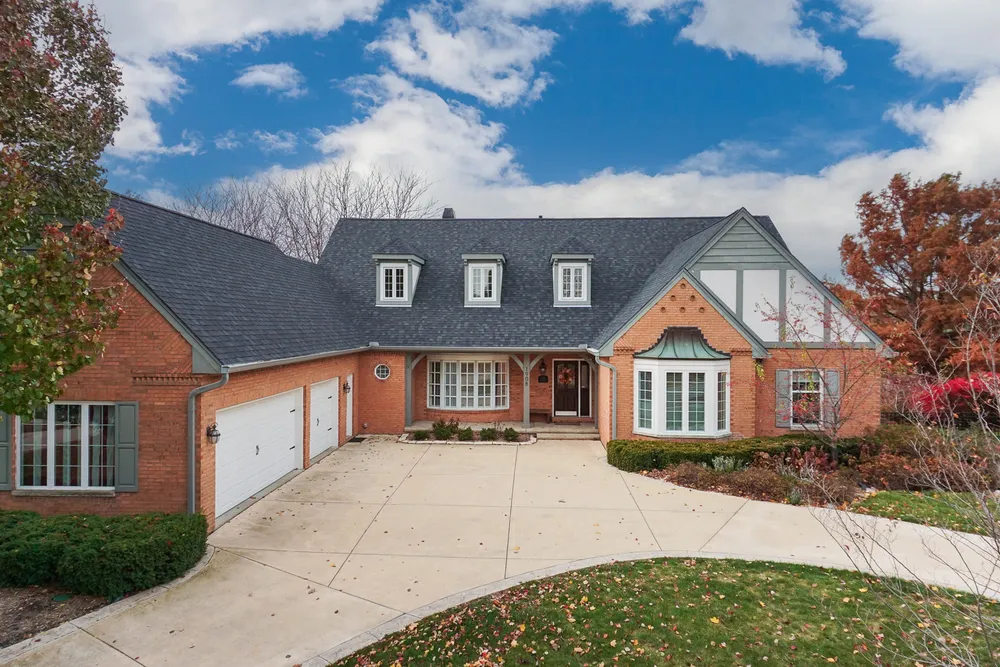 1908 Crimson Ln, Bloomington, IL 61704