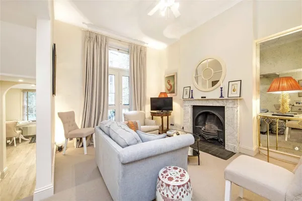 Tachbrook Street, London, SW1V photo 1