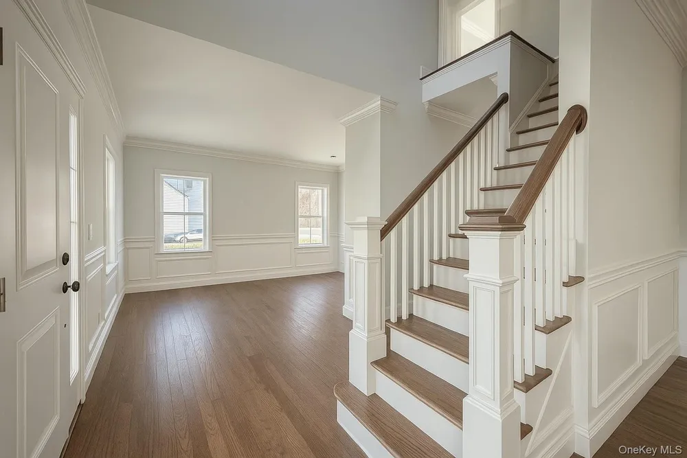 12 Fox Run Ct, Ridge, NY 11961