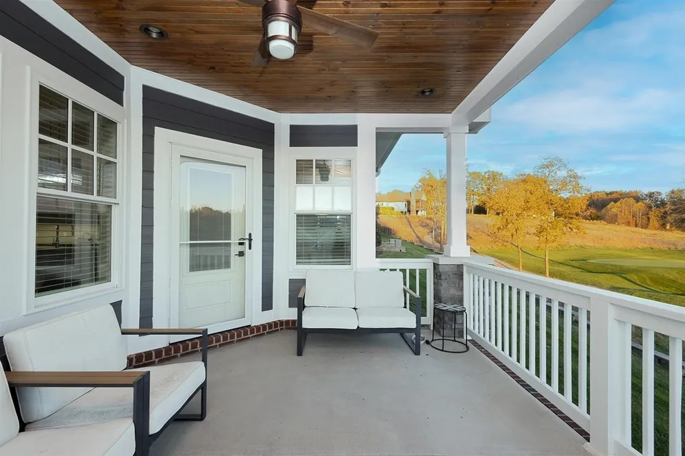 561 Linkside Ln, Bowling Green, KY 42103
