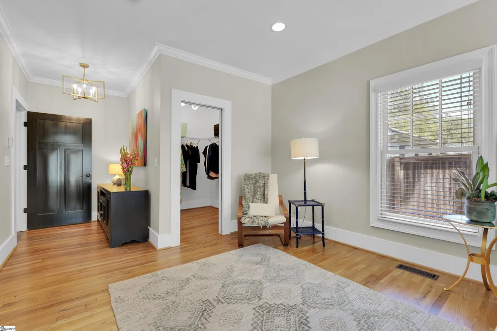129 Phillips Ln, Greenville, SC 29605