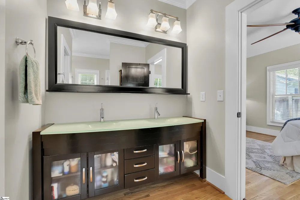 129 Phillips Ln, Greenville, SC 29605