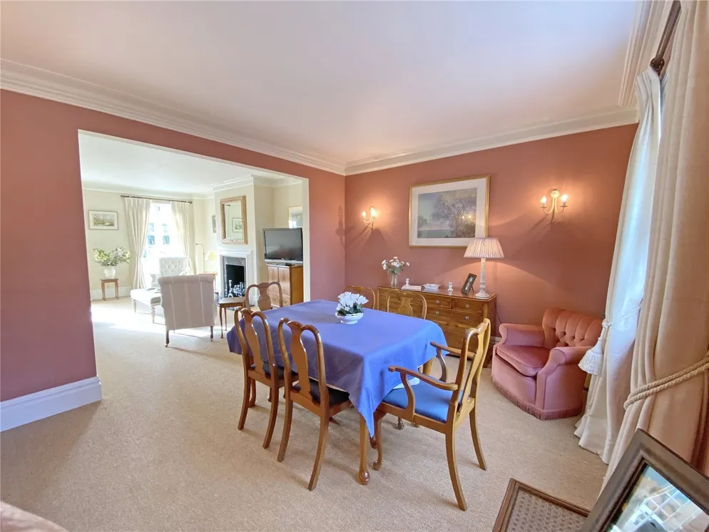 Property carousel item 4