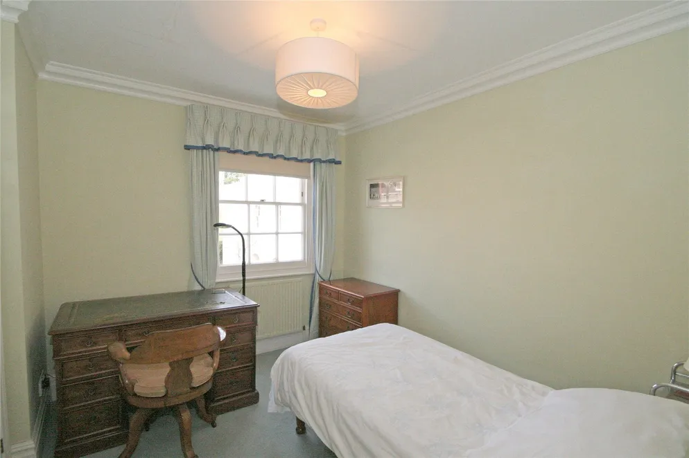 Property carousel item 12