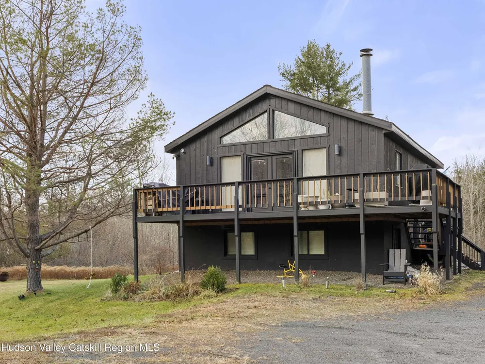 85 Bobillen Dr, Jewett, NY 12444