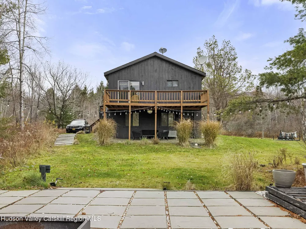 85 Bobillen Dr, Jewett, NY 12444
