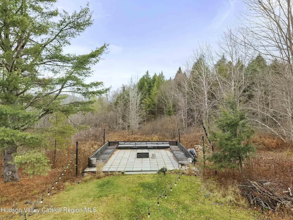 85 Bobillen Dr, Jewett, NY 12444