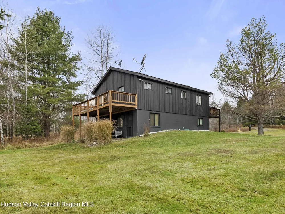 85 Bobillen Dr, Jewett, NY 12444