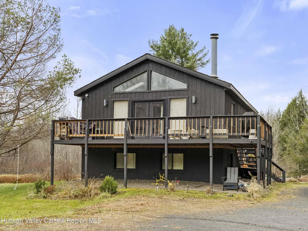 85 Bobillen Dr, Jewett, NY 12444