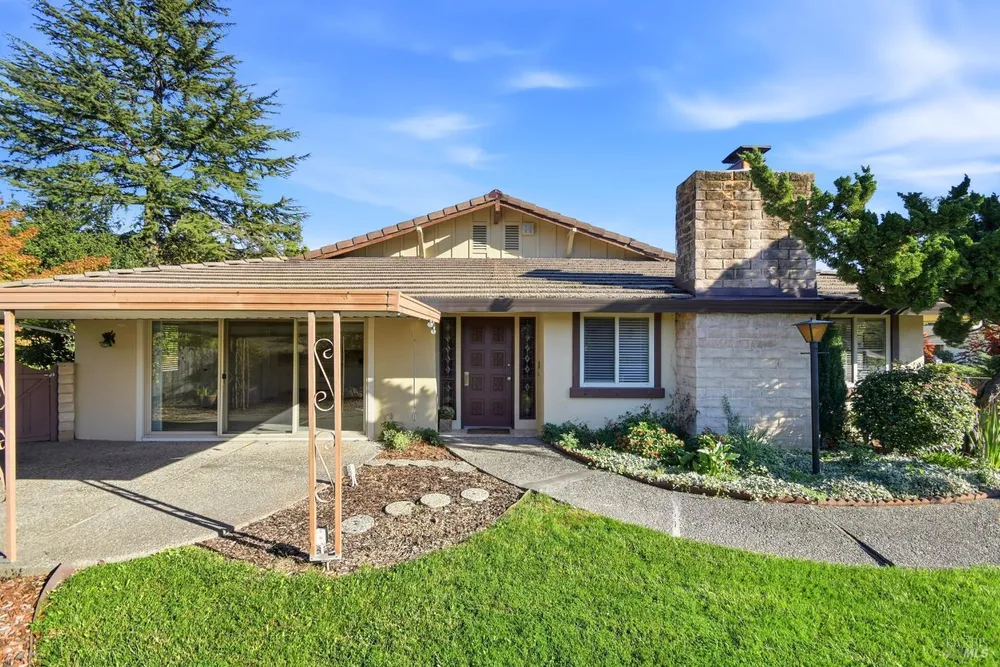442 Las Casitas, Santa Rosa, CA 95403