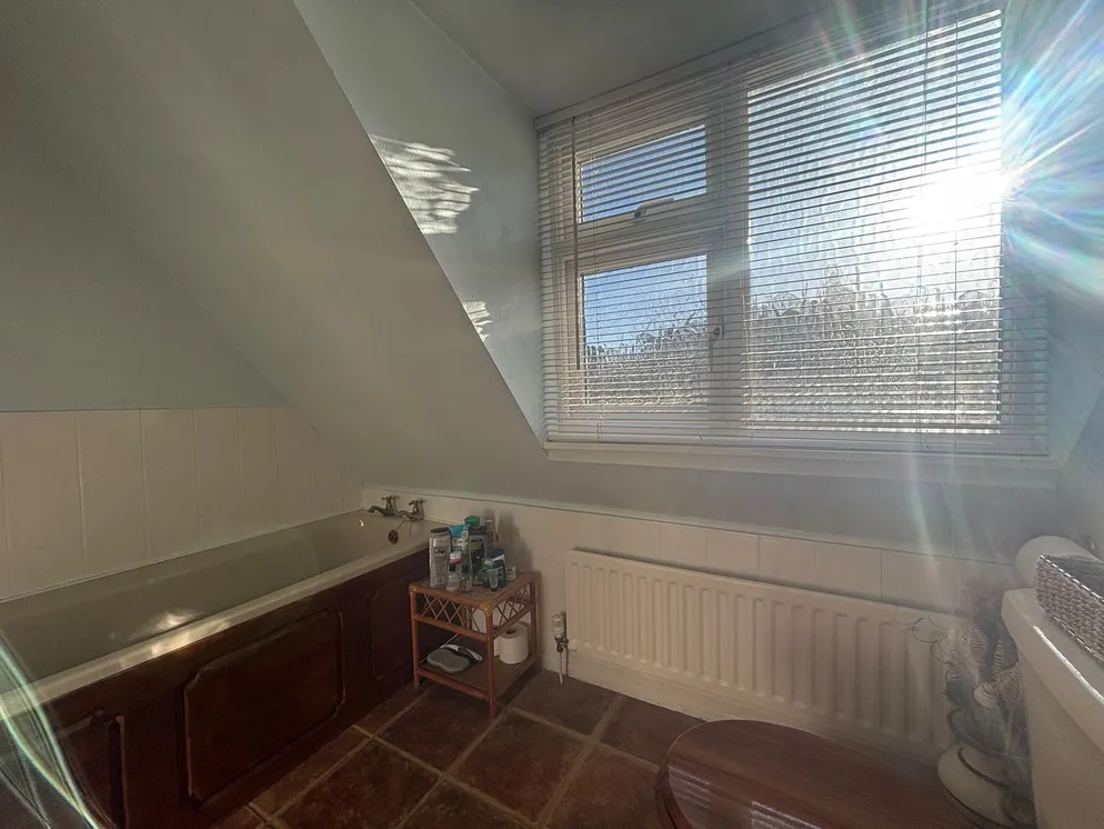 Property carousel item 18