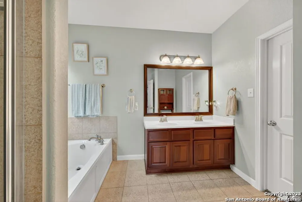 614 Colosseo Way, San Antonio, TX 78253