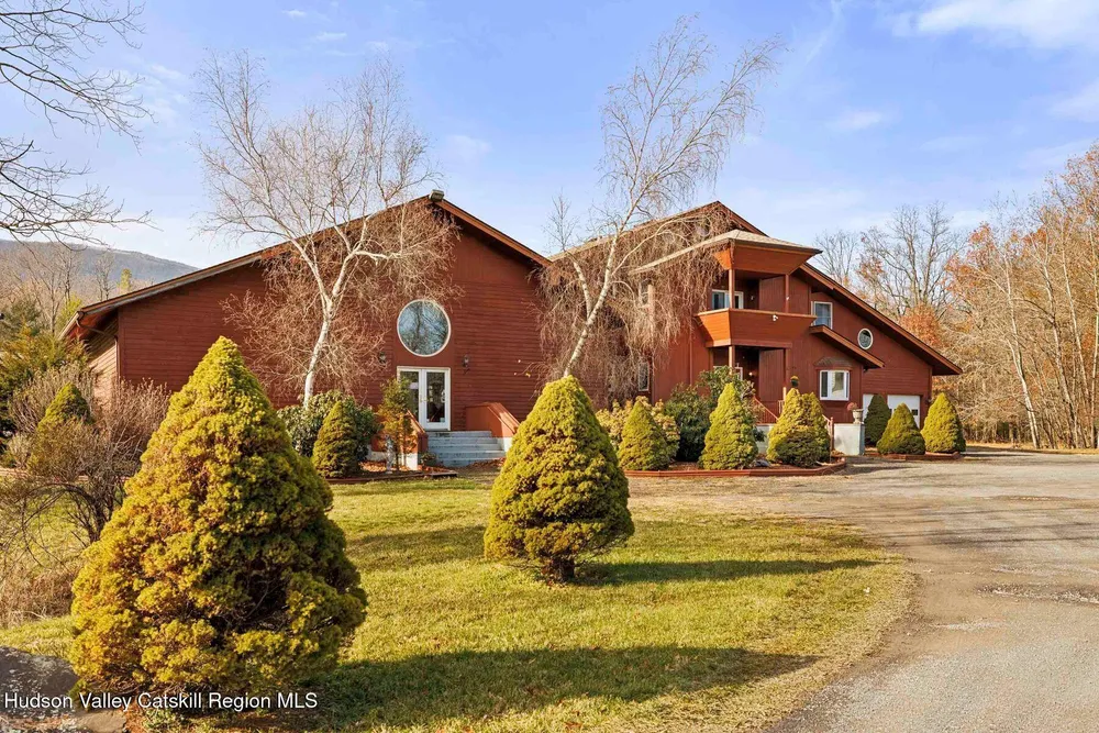 404 Winter Clove Rd, Round Top, NY 12473