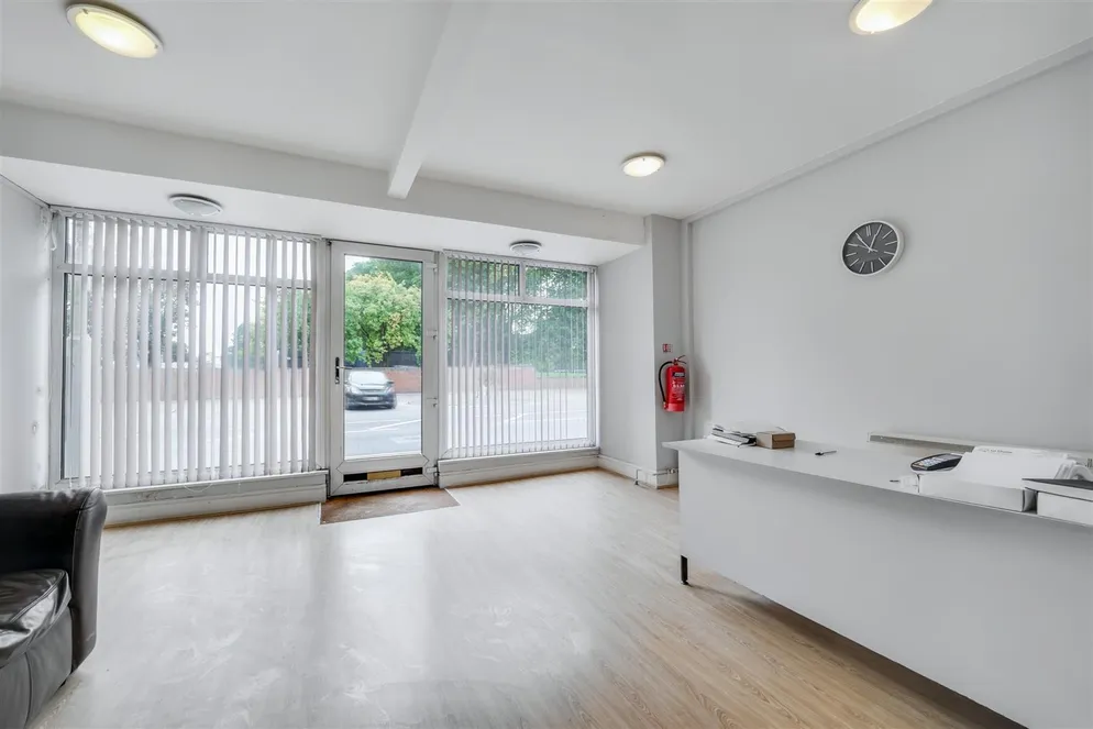 Property carousel item 4