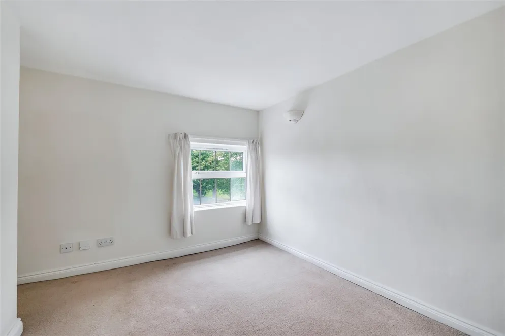 Property carousel item 10