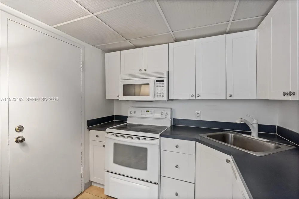 800 West Ave, Miami Beach, FL 33139