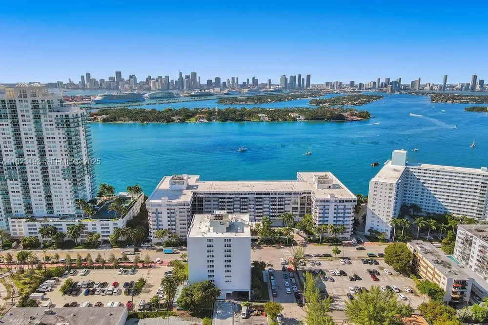 800 West Ave, Miami Beach, FL 33139