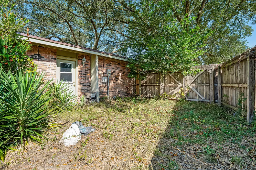 655 Merioneth Dr NE, Fort Walton Beach, FL 32547
