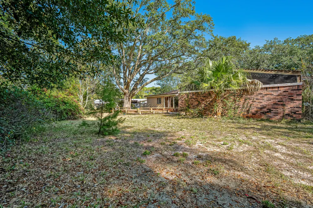 655 Merioneth Dr NE, Fort Walton Beach, FL 32547