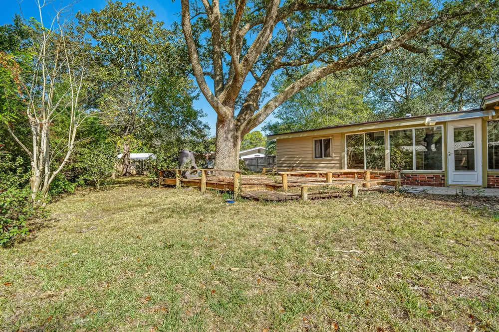 655 Merioneth Dr NE, Fort Walton Beach, FL 32547