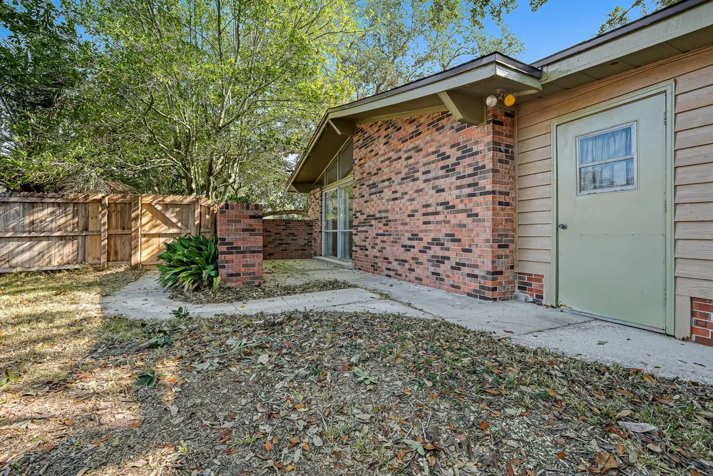 655 Merioneth Dr NE, Fort Walton Beach, FL 32547
