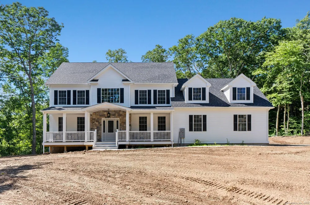289 Young St, East Hampton, CT 06424