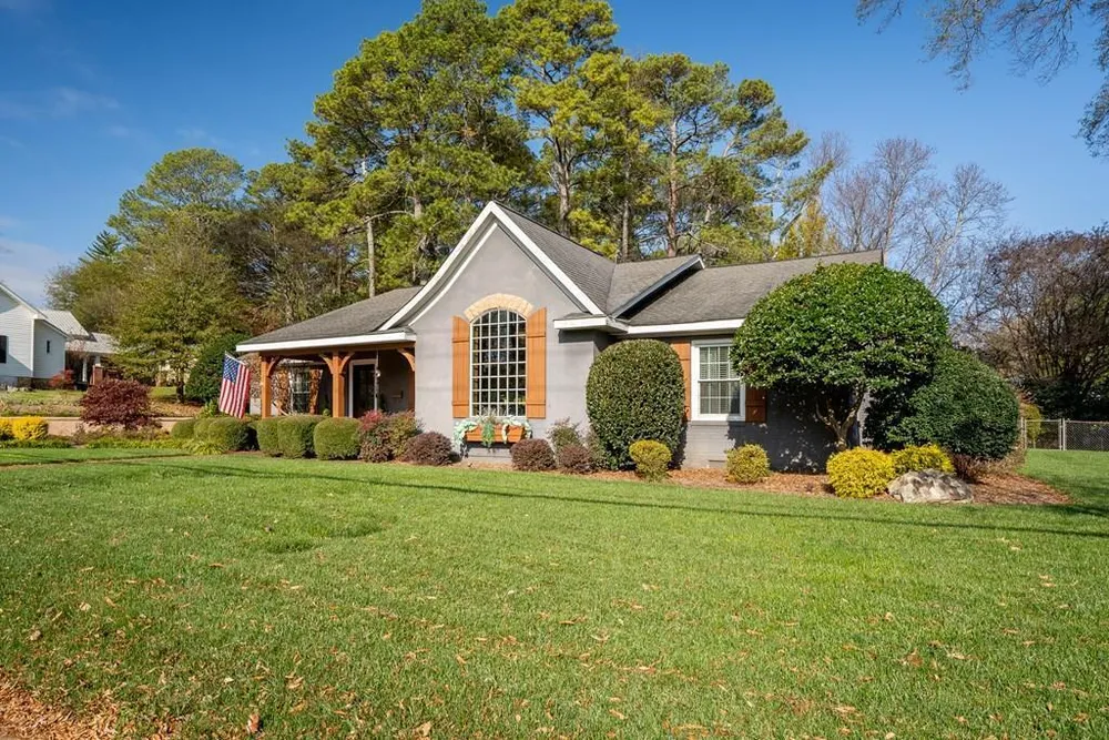 704 Walnut Ave, Dalton, GA 30720